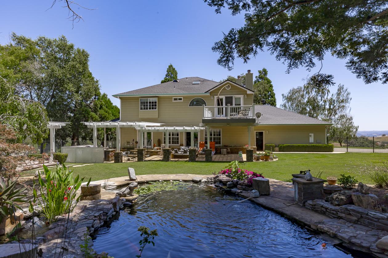 Historic 10-Acre custom Equestrian Estate & Vineyard - photo 14