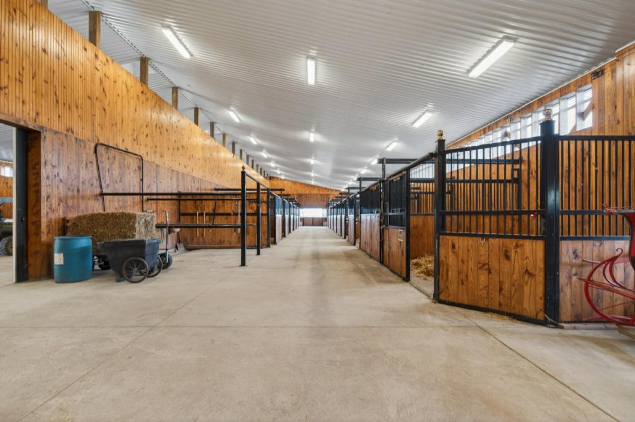 65 ACRE LUXURY EQUESTRIAN ESTATE- ONTARIO - photo 16