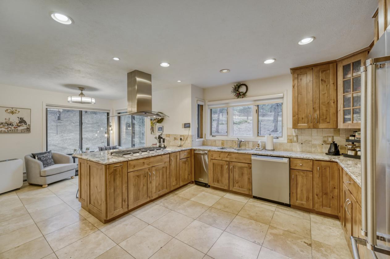 Luxury Estate on 5 Acres - photo 16