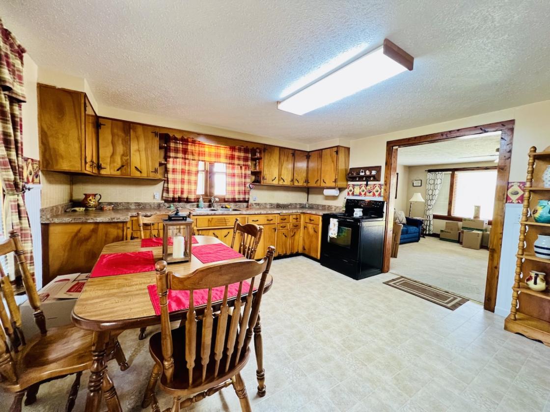 10.65 Ac. m/l with House & Workshop near Lake! - photo 8