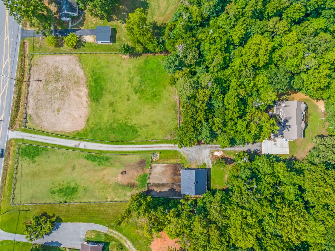 Beautiful mini-farm on 8.46+/- private acres - photo 2
