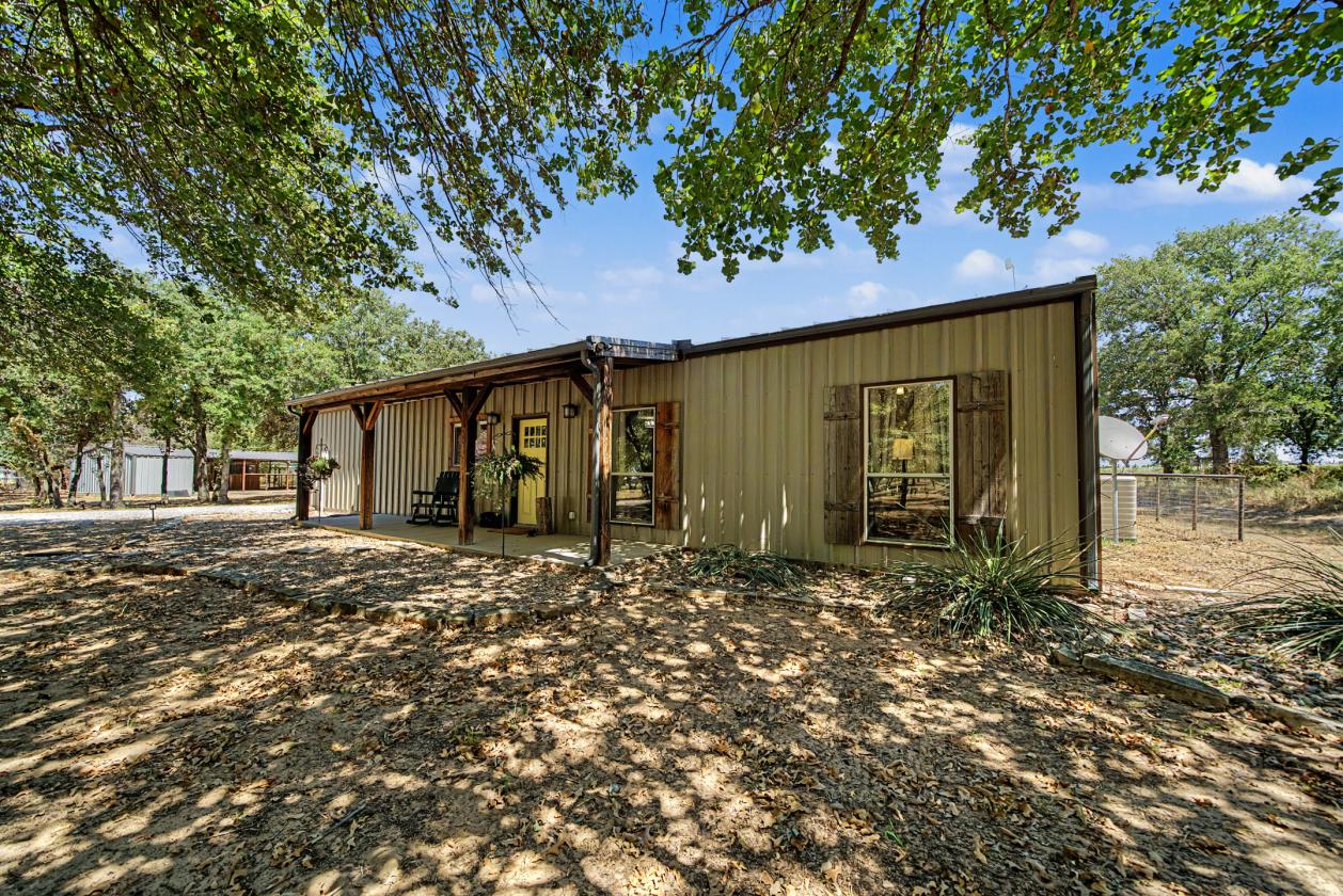 10 Acre Horse Property w/  Barndominium style home - photo 23