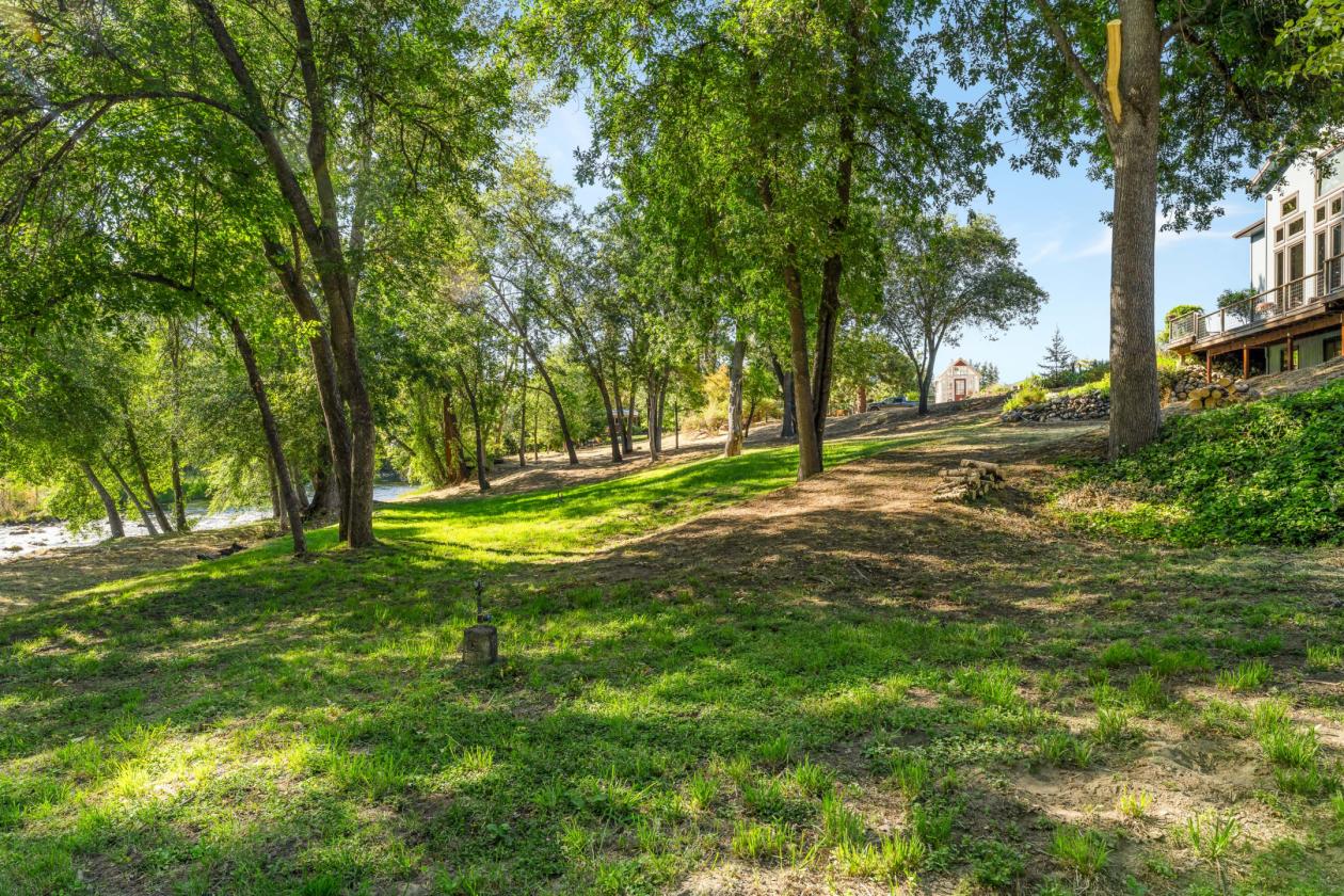 Applegate Riverfront Equestrian Property - photo 26