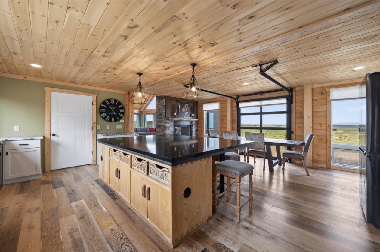 Unique Construction like no other in Wyoming! - photo 14