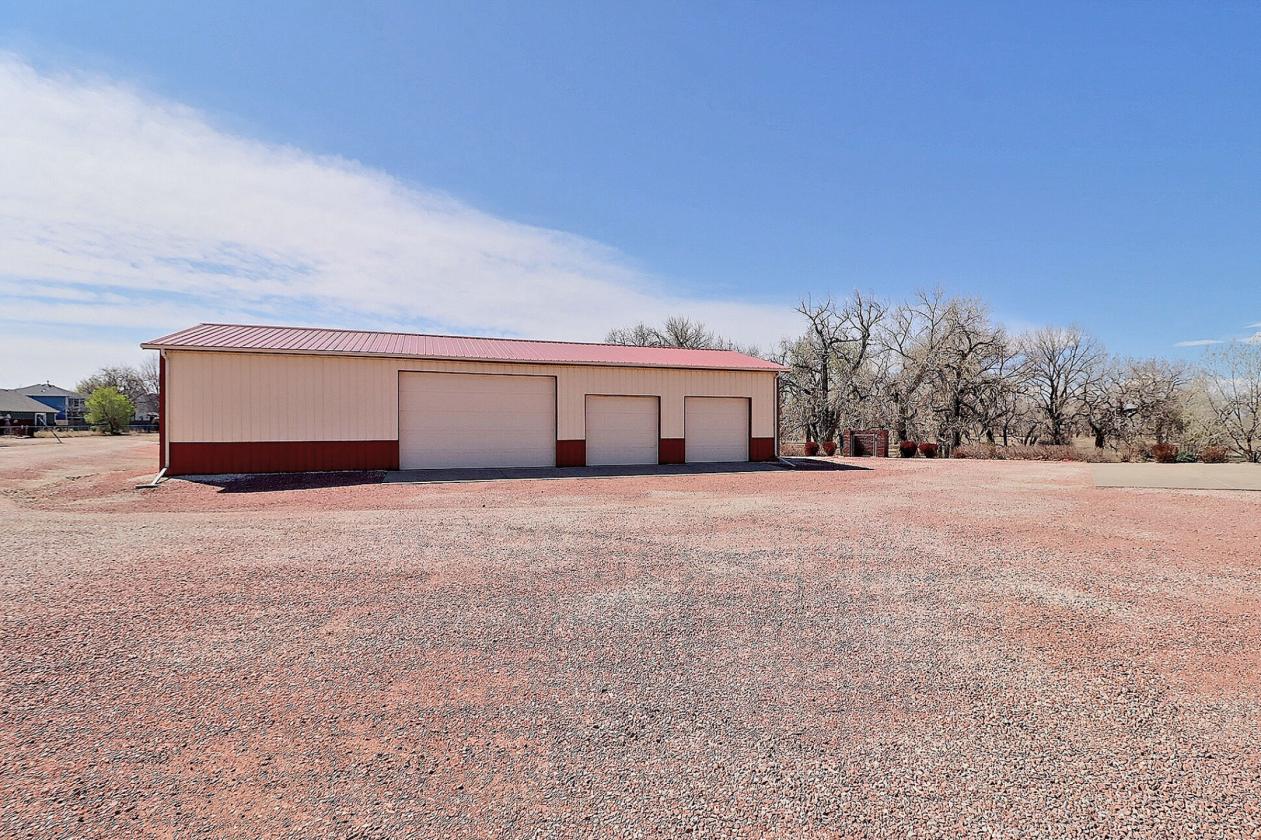 All brick home on 4 Acres with 2 Irrigation Wells - photo 9