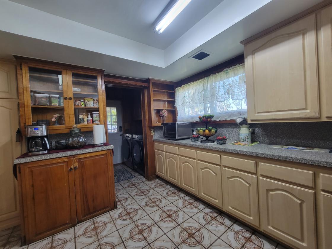 CUSTOM HOME, STABLES+ARENA & RIVER TRAIL ACCESS - photo 13