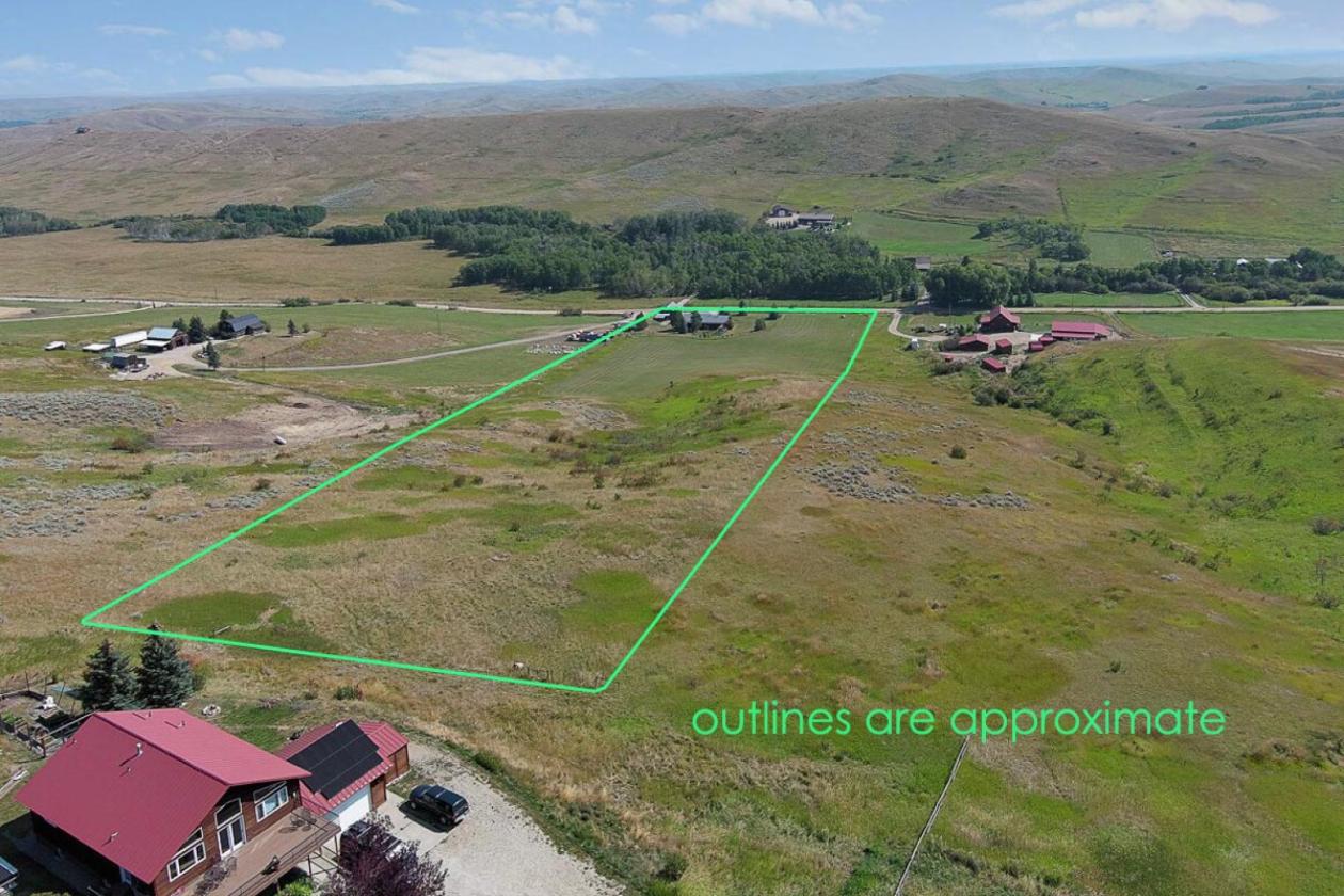 Spectacular Beartooth MTNS View 10-acre Ranchette - photo 4