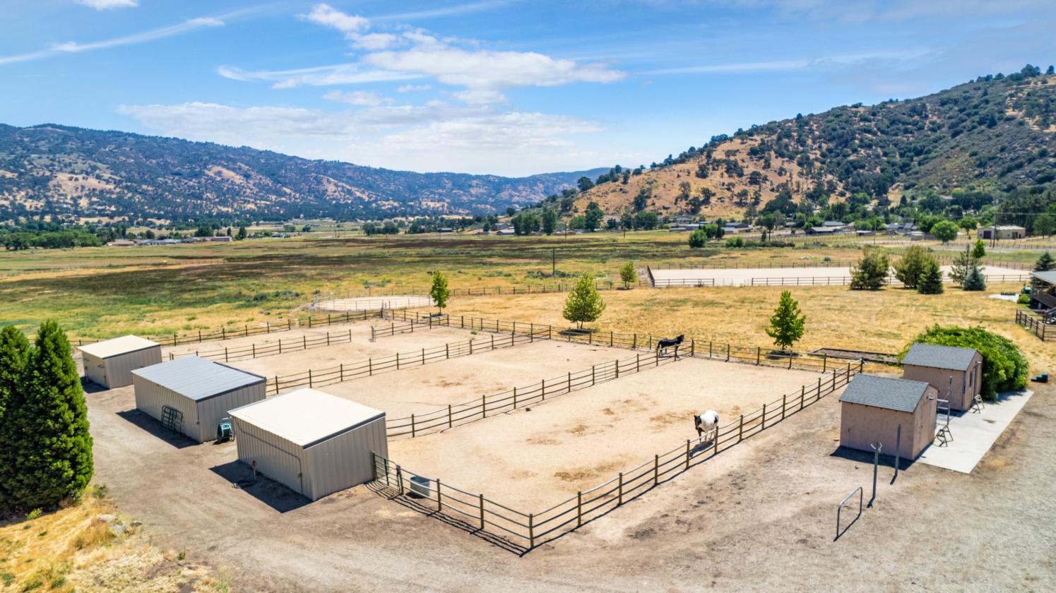EXCEPTIONAL EQUESTRIAN ESTATE - photo 6