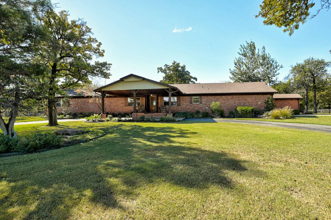 Horse Property for sale.