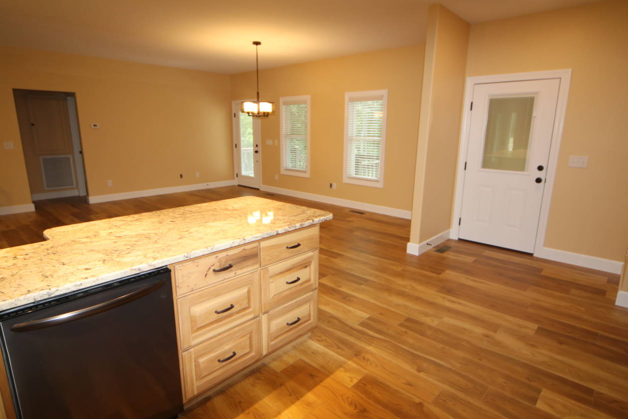 Custom Home in Ridgetop Acres adjacent to The Big South... Jamestown