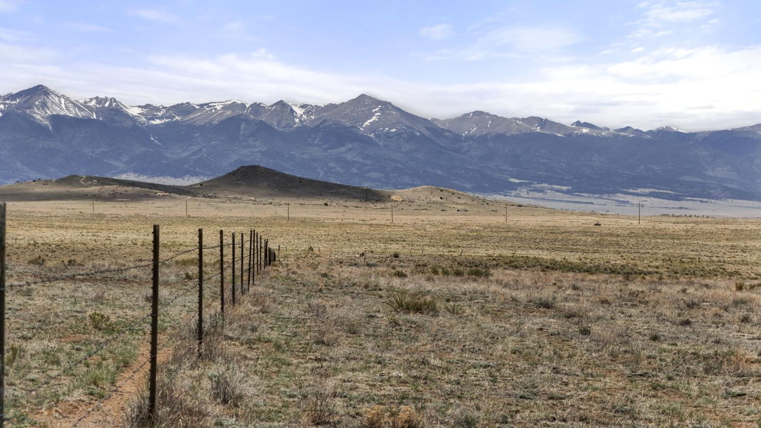 Incredible Ranch on 80 acres - photo 1