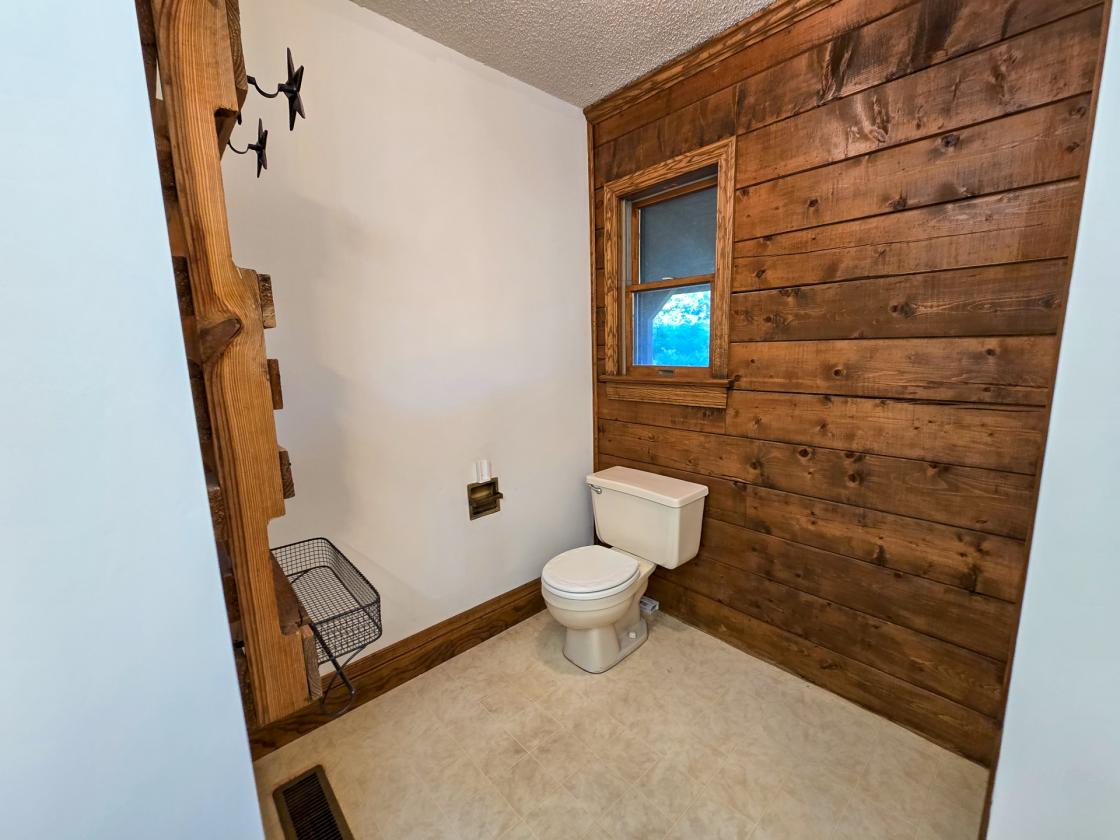 +/-174.7 ac with Log Home, Morton, and Horse Barn - photo 16