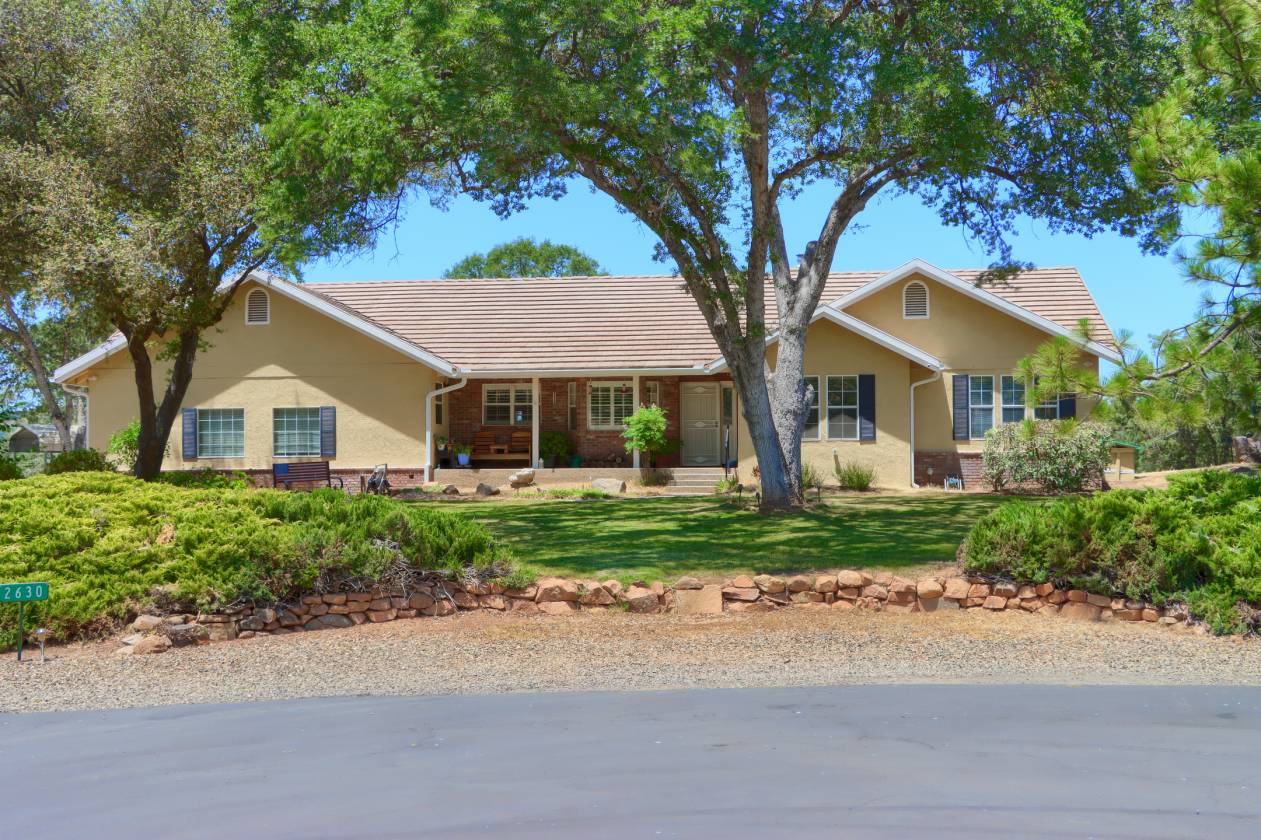 Horse Property for sale.