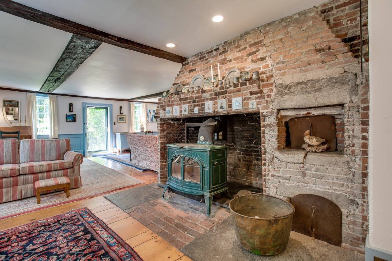 New England horse farm , barn and 20+ acres Princeton, Worcester