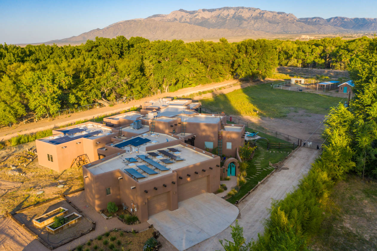 Exquisite Southwest Estate Nestled on 3.12 Acres in the Lush... Corrales, Sandoval County, New