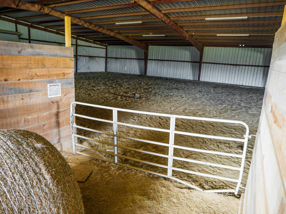 200 Acre Horse Ranch,up to 18 Horses, just 1... Lexington