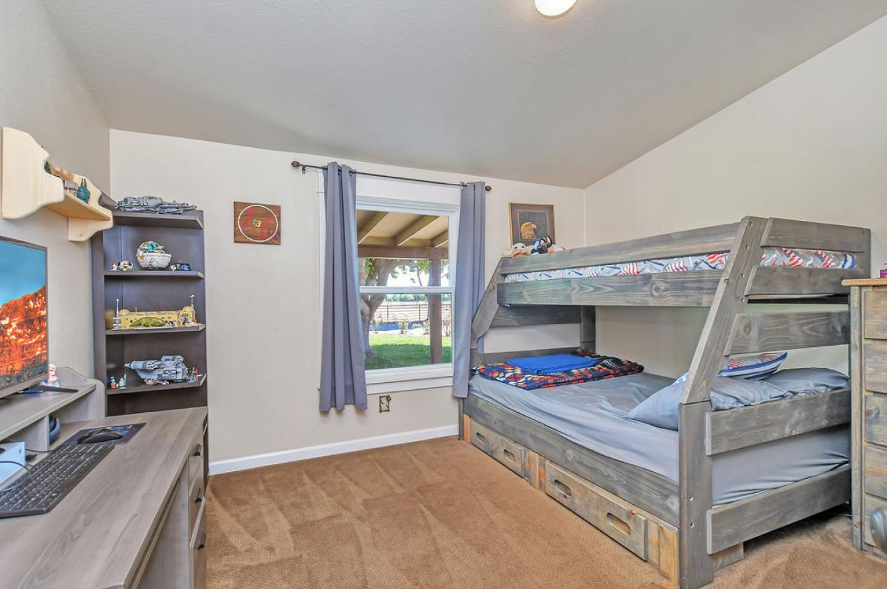 Premier Roping Property | Lighted Arena & Chute - photo 15