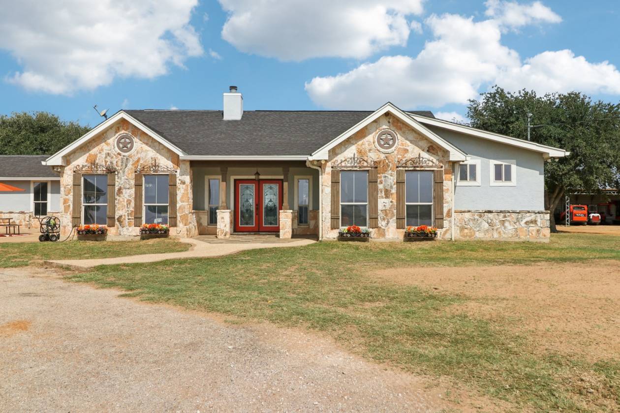 Horse Property for sale.