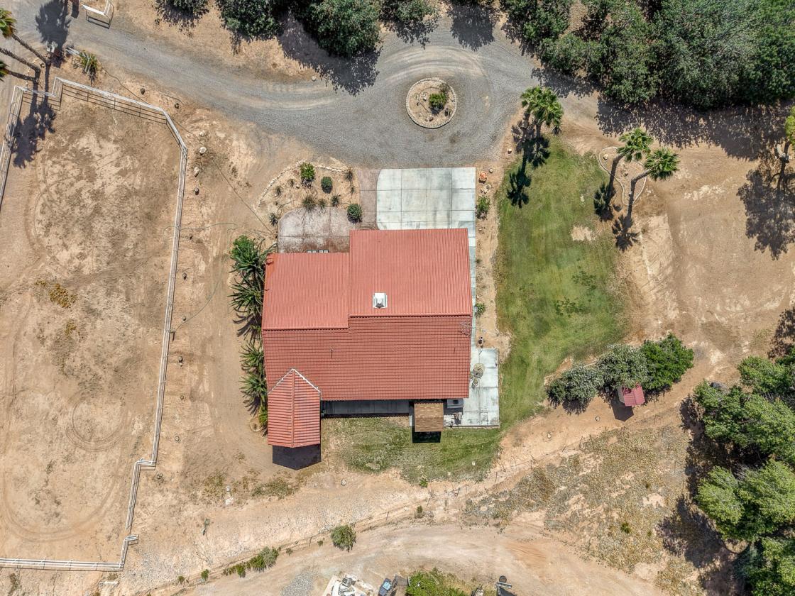 Custom Home, 2 Arenas, Barn, Orchard, WATER RIGHTS - photo 26