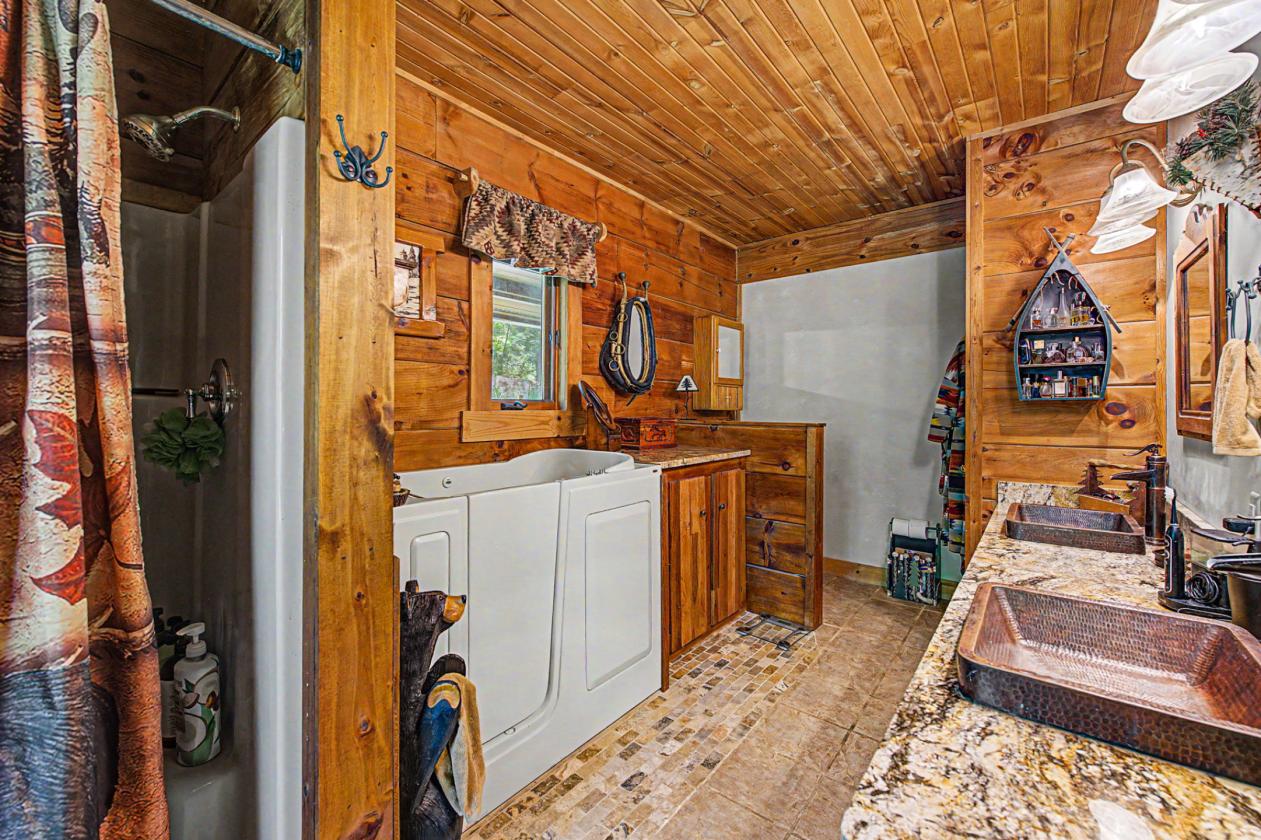 LOG HOME,The Galena Territory Equestrian Property - photo 14