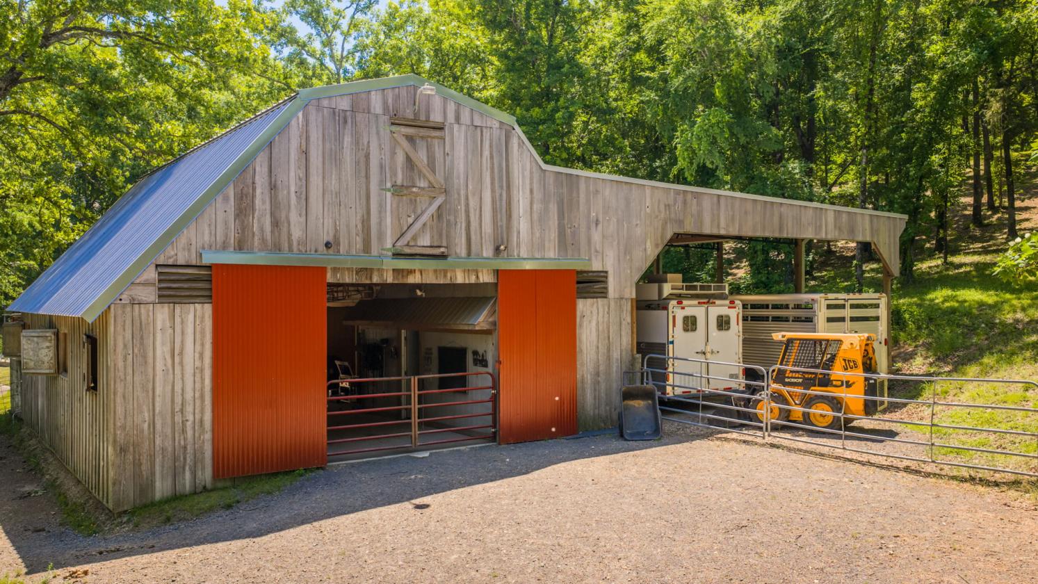 Luxury Private Equestrian Estate - photo 2