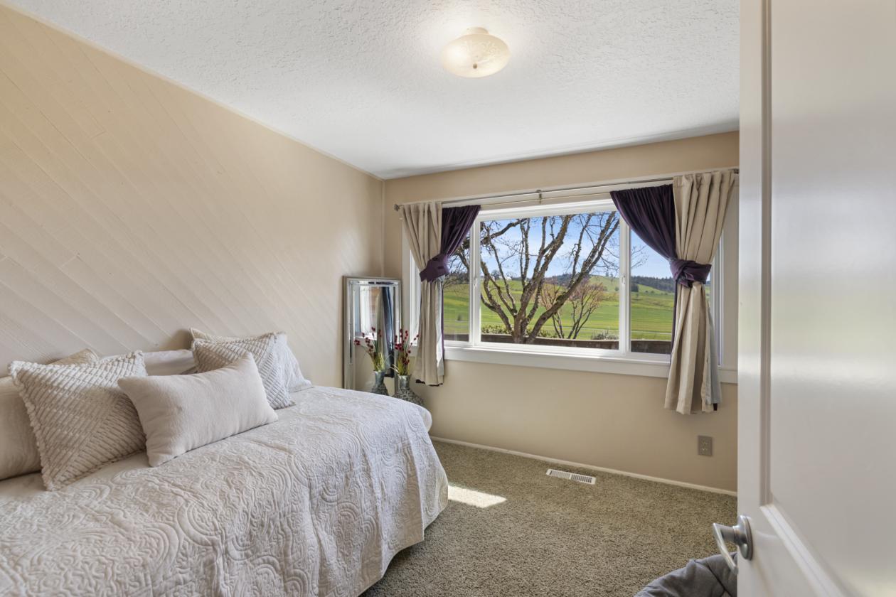 Turn-Key Equestrian Property with Trainer Quarters - photo 14