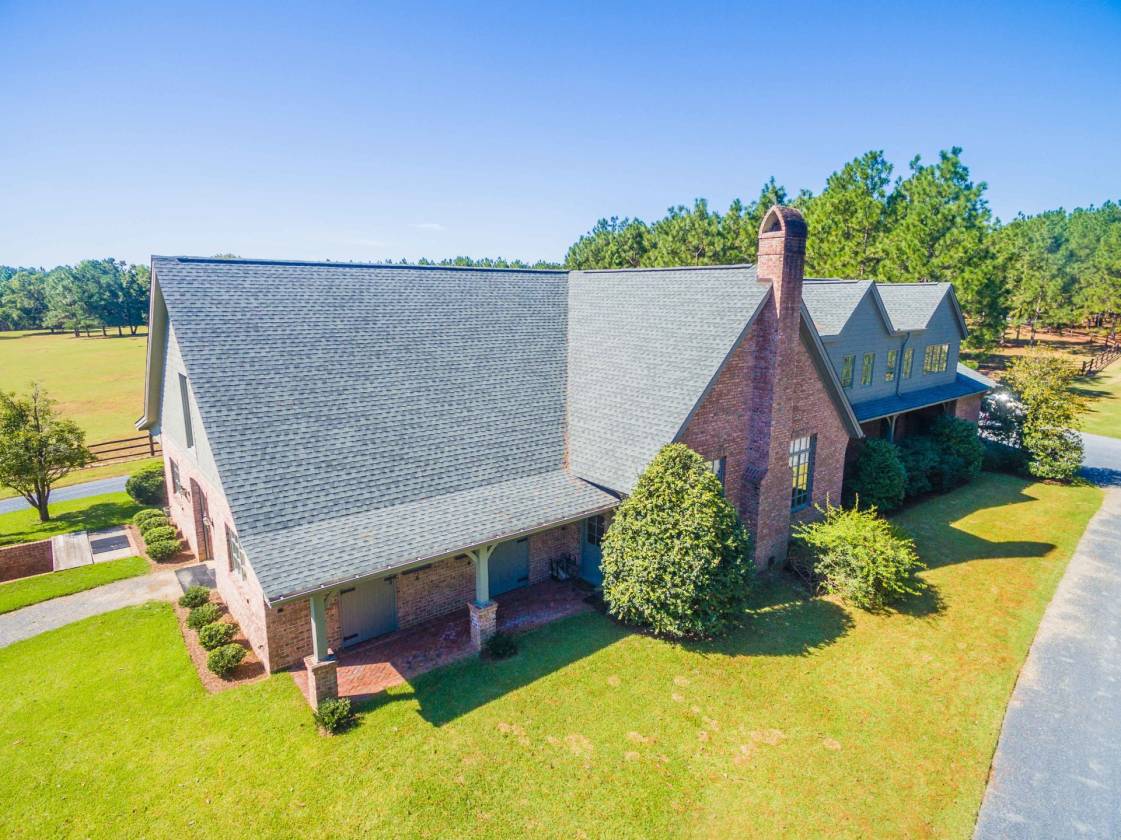 Secluded equestrian oasis on 25 acres, turnkey, views and