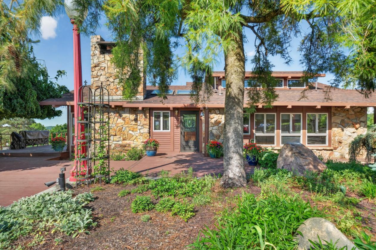 Stunning Hudson Valley Equestrian Estate - photo 27