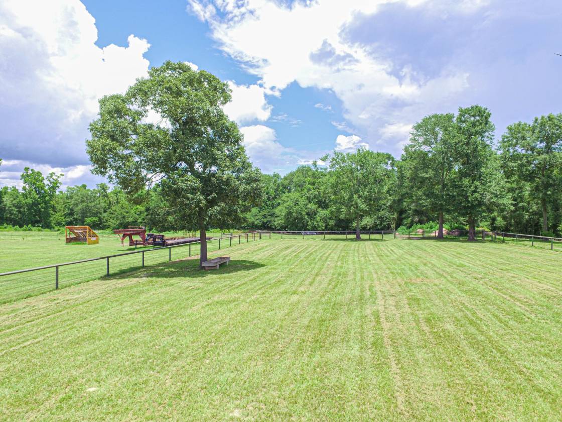 Stunning Home and Equestrian facility - photo 16