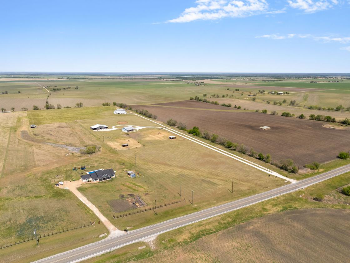 Pristine Equestrian Farm with 10.01 Acres - photo 11