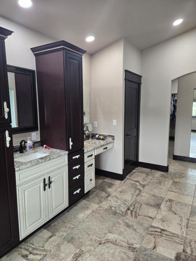 Custom Bardominium Home, New Barn, Indoor Arena! - photo 16