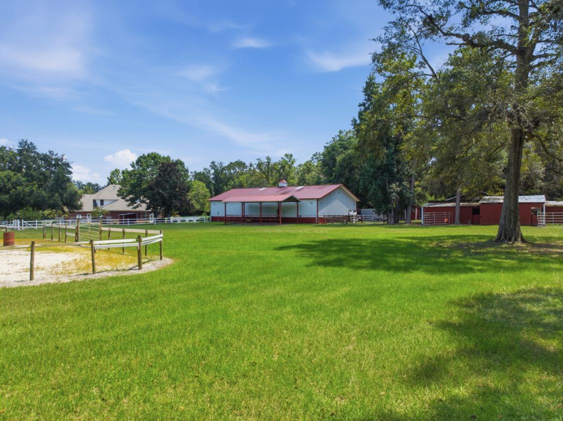 A Rare Equestrian Estate Designed for Horse & Home - photo 11