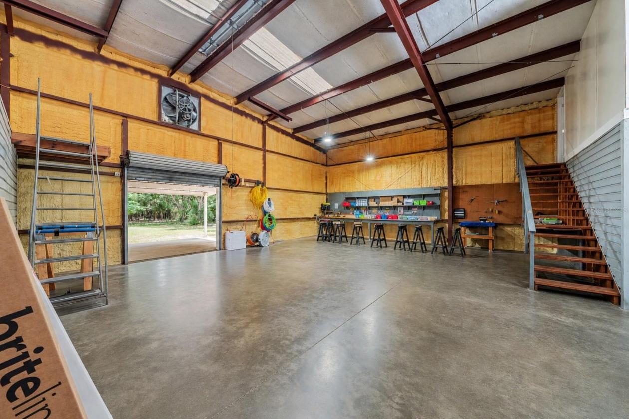 Equestrian Estate with Business Flexibility - photo 4