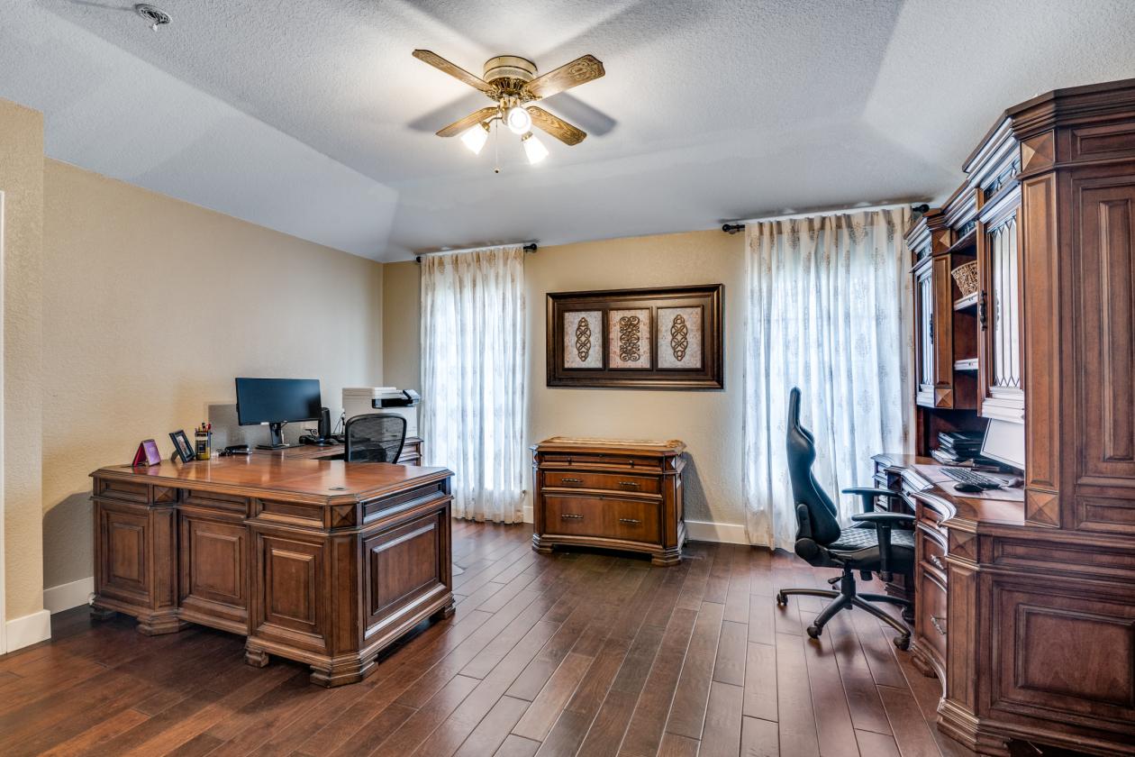 Gorgeous home on 23+ acres, ready for your horses. - photo 17