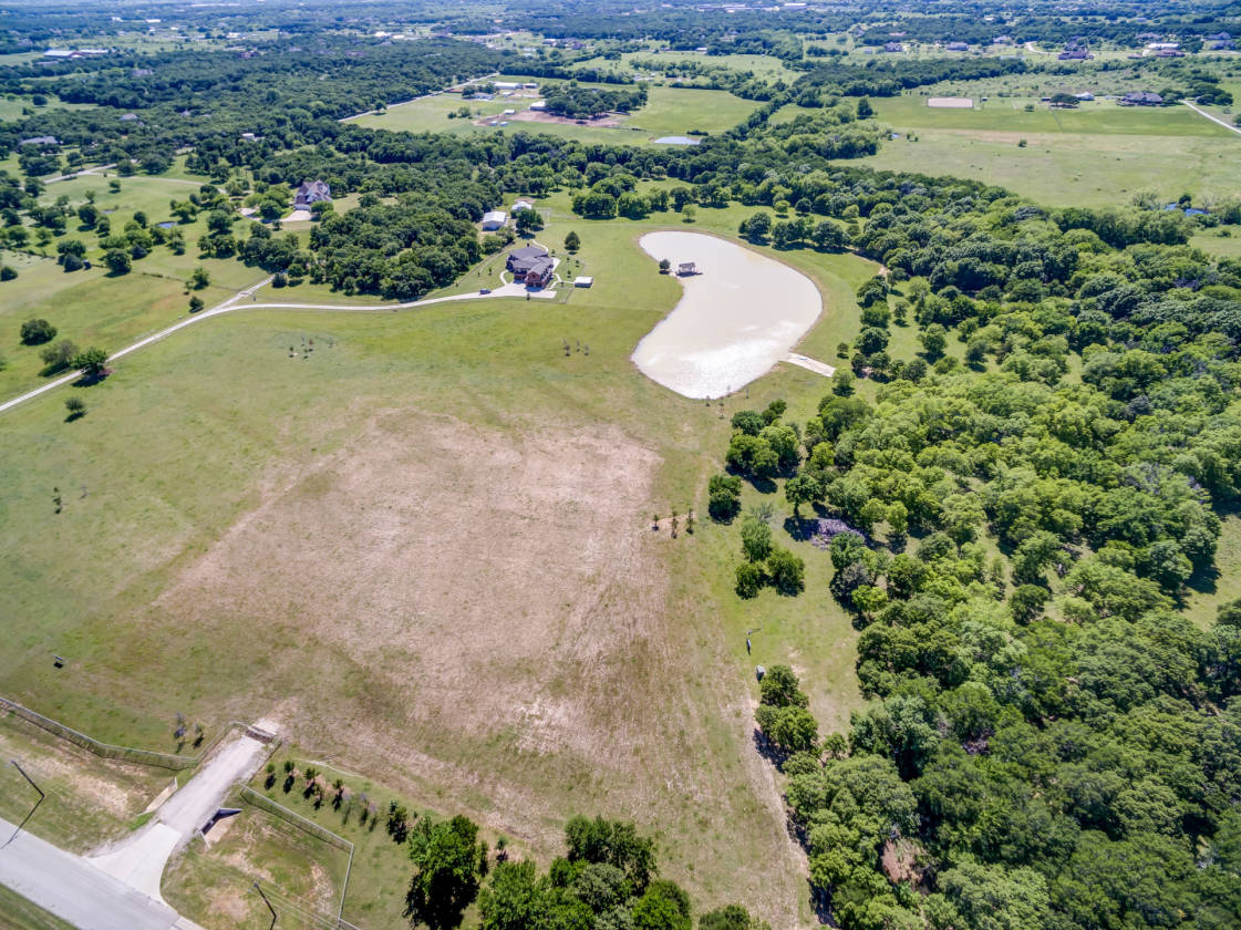 Luxurious Ranch Style Home with vast outdoor landscape for horse