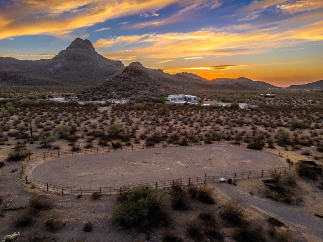 One-Of-A-Kind Tucson Area Ranch - photo 25