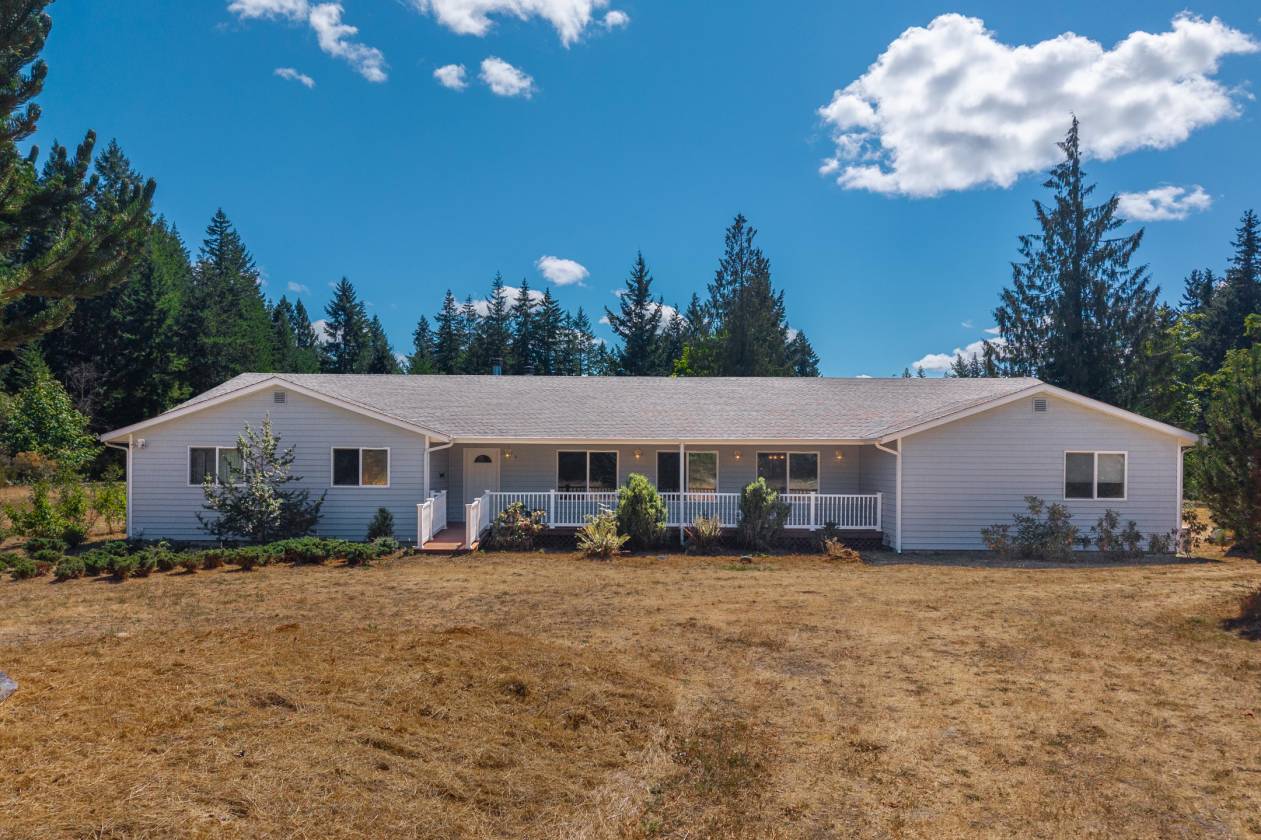 Horse Property for sale.