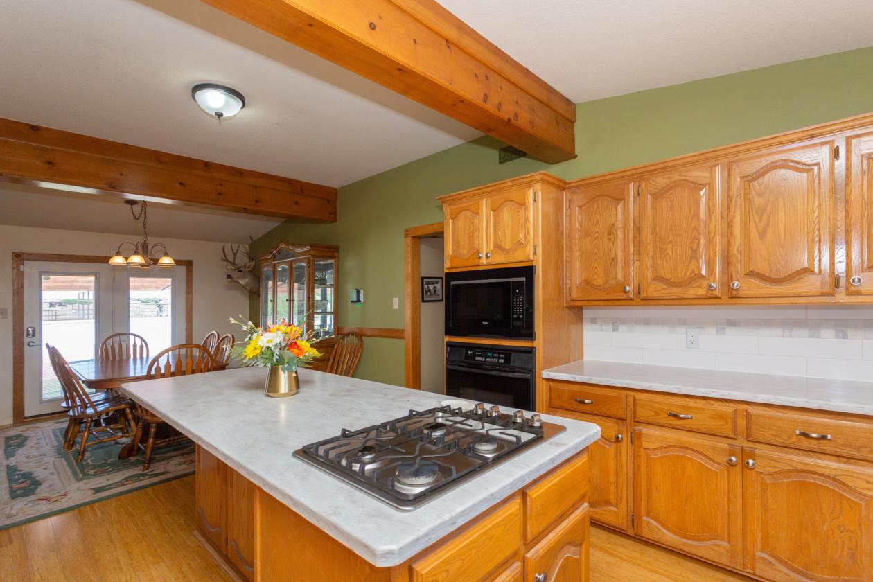 Equine enthusiasts dream property! - photo 21