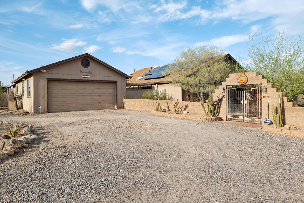 Home on 10+/- acres with private well! - photo 3