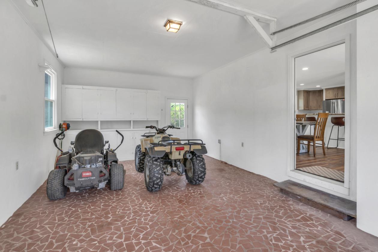 15 Acres & Completely remodeled home - photo 17