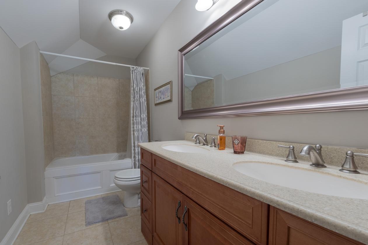 LUXURY HOME IN AMAZING EQUESTRIAN COMMUNITY - photo 22