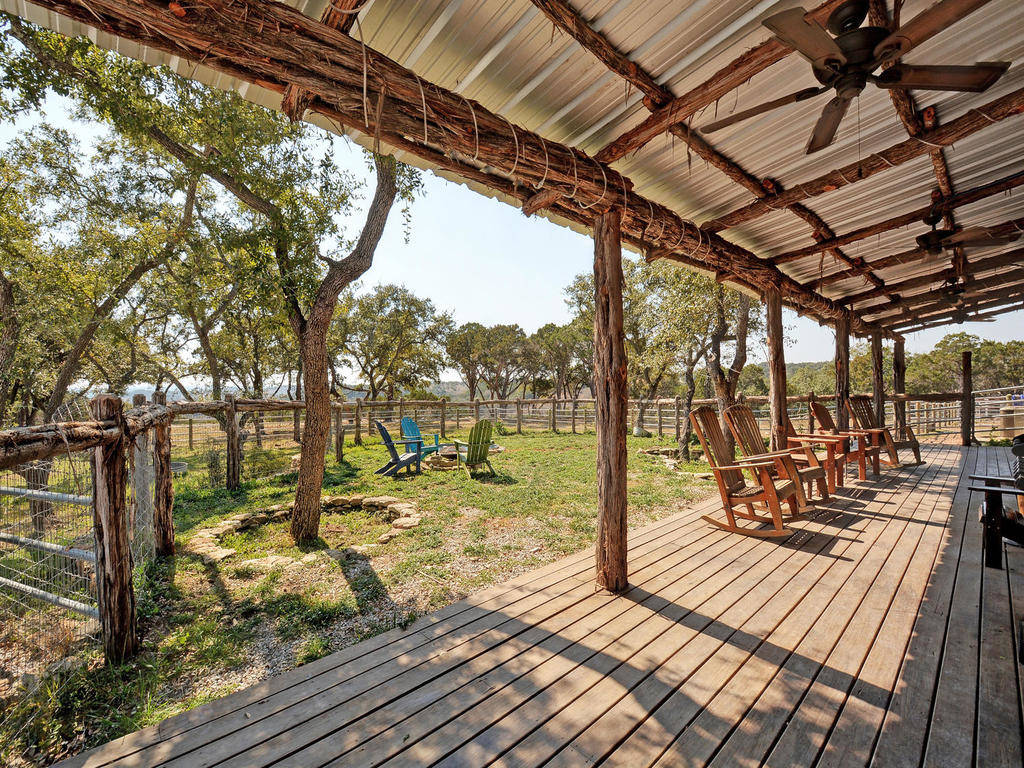 Unrestricted Equestrian Estate With Barndominium And Arena Spicewood