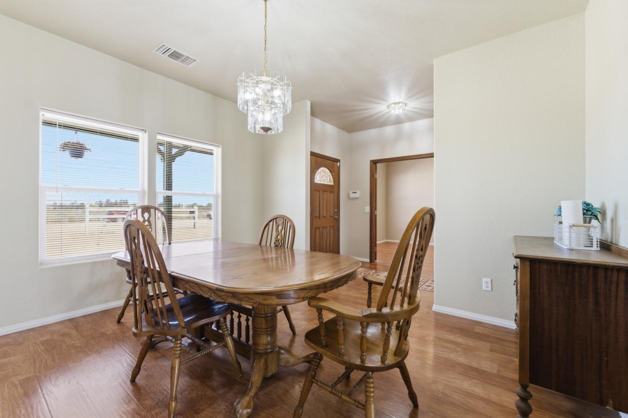 Turn key Ranch in west Lancaster - photo 9