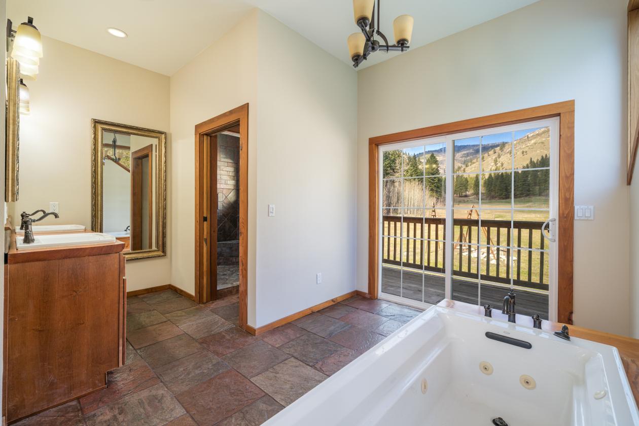 Secluded equestrian estate bounded by nat forest - photo 16