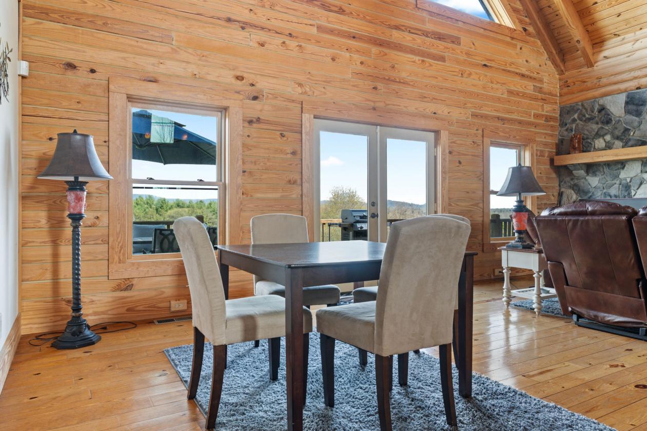 Modern log home and equestrian property with views - photo 15