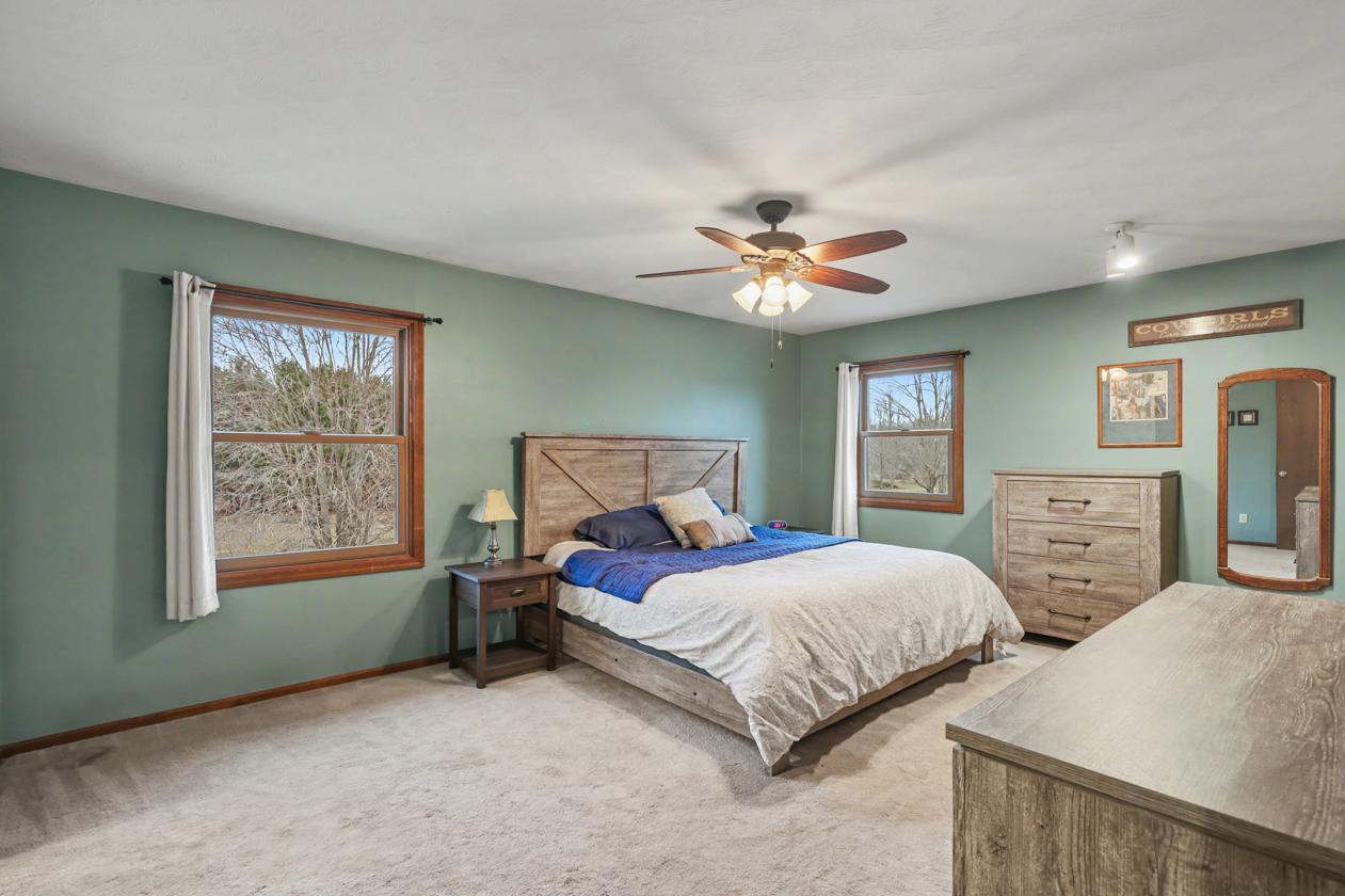 HUGE PRICE DROP - Indoor Arena + Secluded Home - photo 28