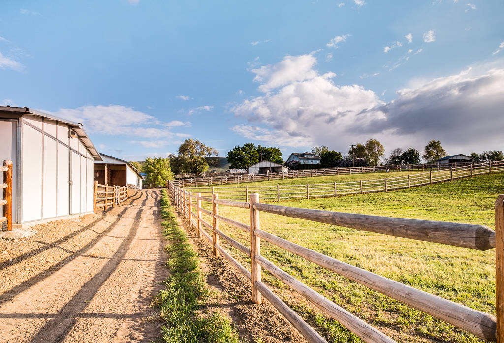 A Sound Investment For Any Horse Person! Ellensburg, Kittitas County