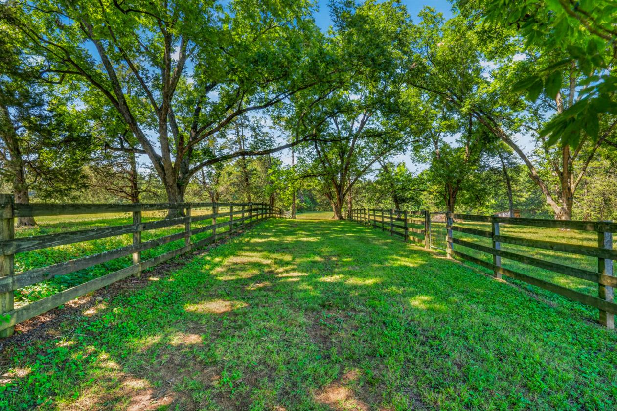 62+ Ac. Horse Property for Sale with Amazing Views - photo 21