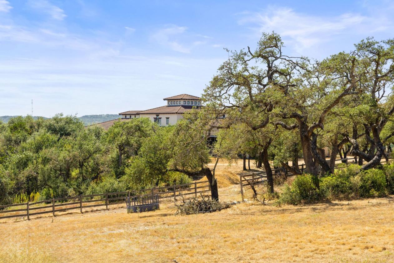 43± AC with Equestrian Barn in Preservation Ranch - photo 9