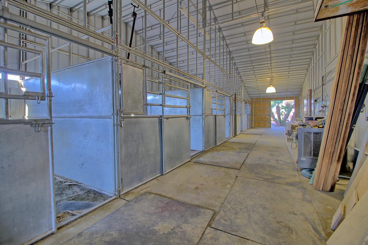 Horse property w/ Stables, RV garage ... - photo 22